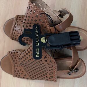 NWT Big Buddha Tan Laser-Cut Block Heel Sandals - Size 9